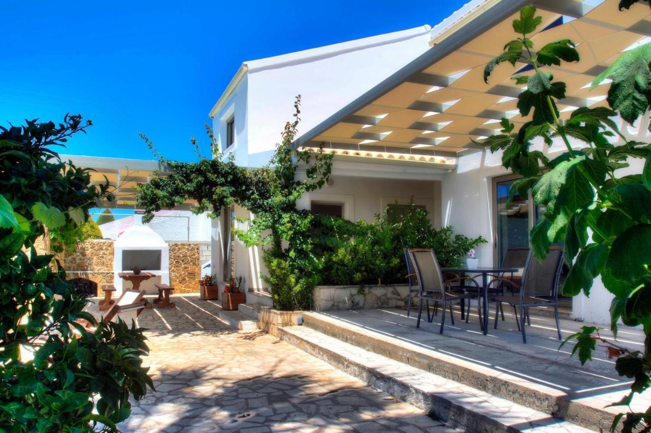 Issos Beach Villa Línia المظهر الخارجي الصورة