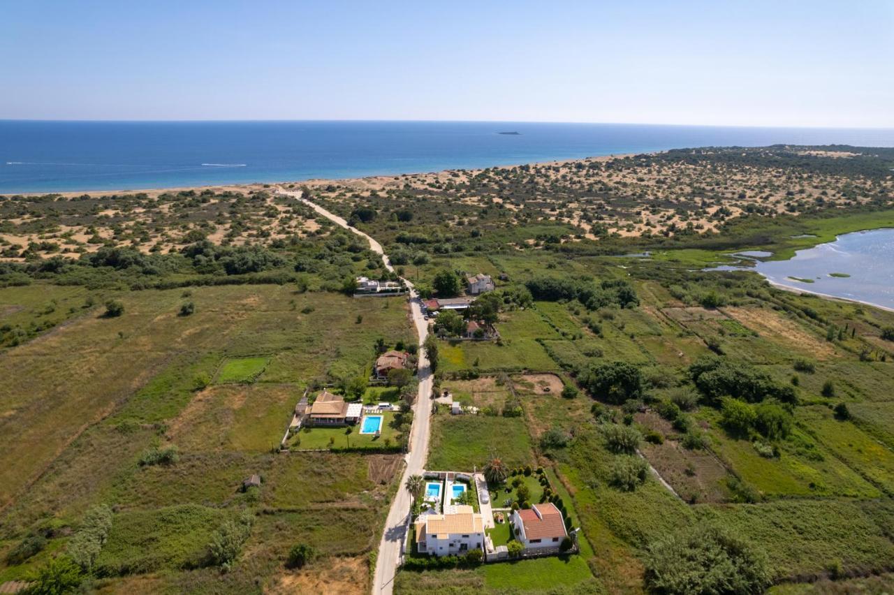 Issos Beach Villa Línia المظهر الخارجي الصورة