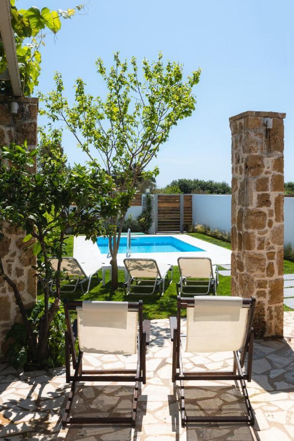Issos Beach Villa Línia المظهر الخارجي الصورة