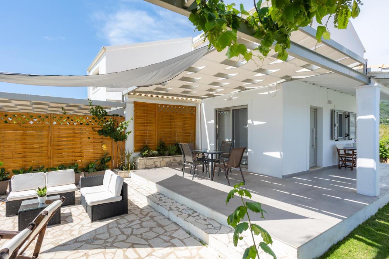 Issos Beach Villa Línia المظهر الخارجي الصورة