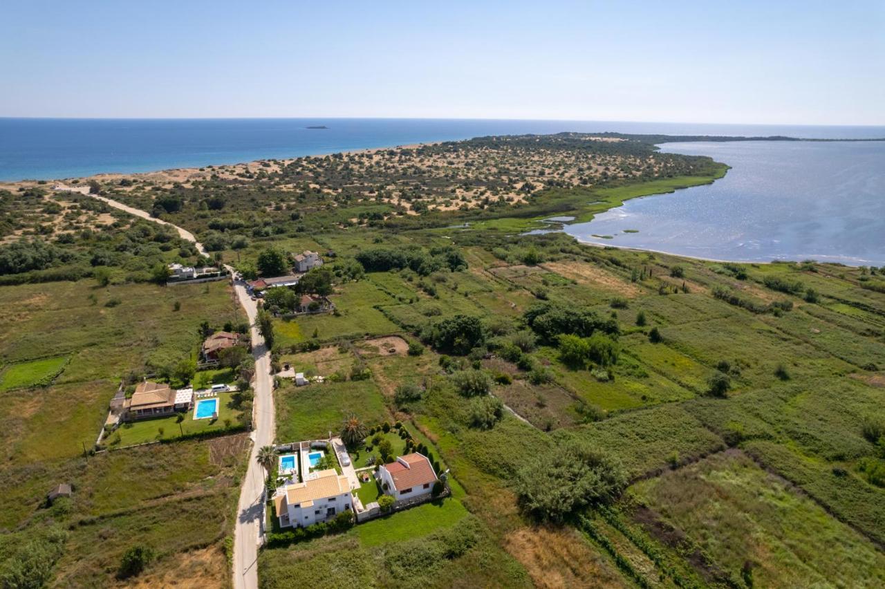 Issos Beach Villa Línia المظهر الخارجي الصورة