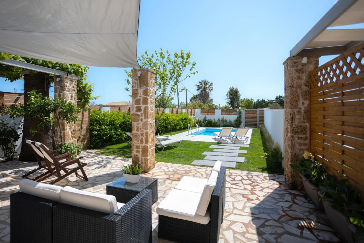 Issos Beach Villa Línia المظهر الخارجي الصورة