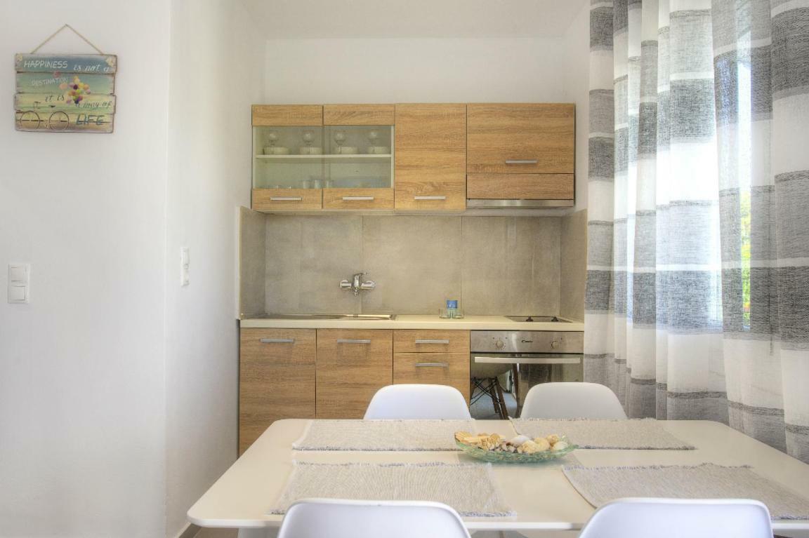 Issos Beach Villa Línia المظهر الخارجي الصورة