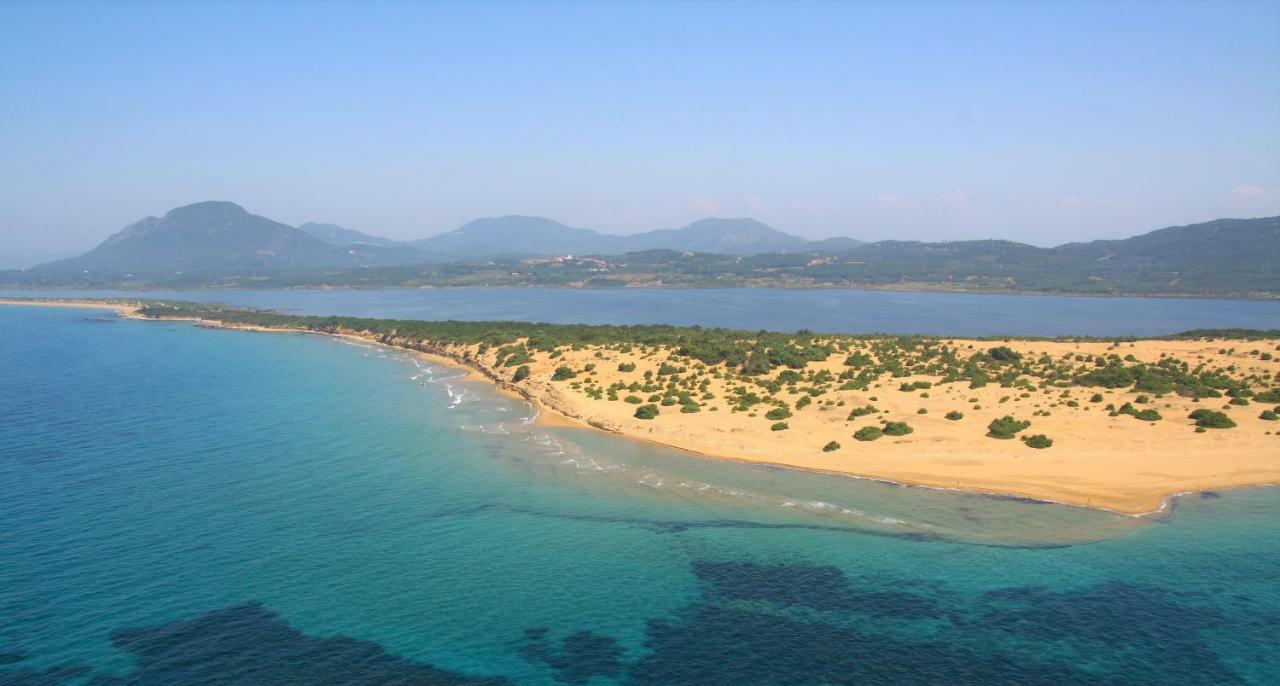 Issos Beach Villa Línia المظهر الخارجي الصورة